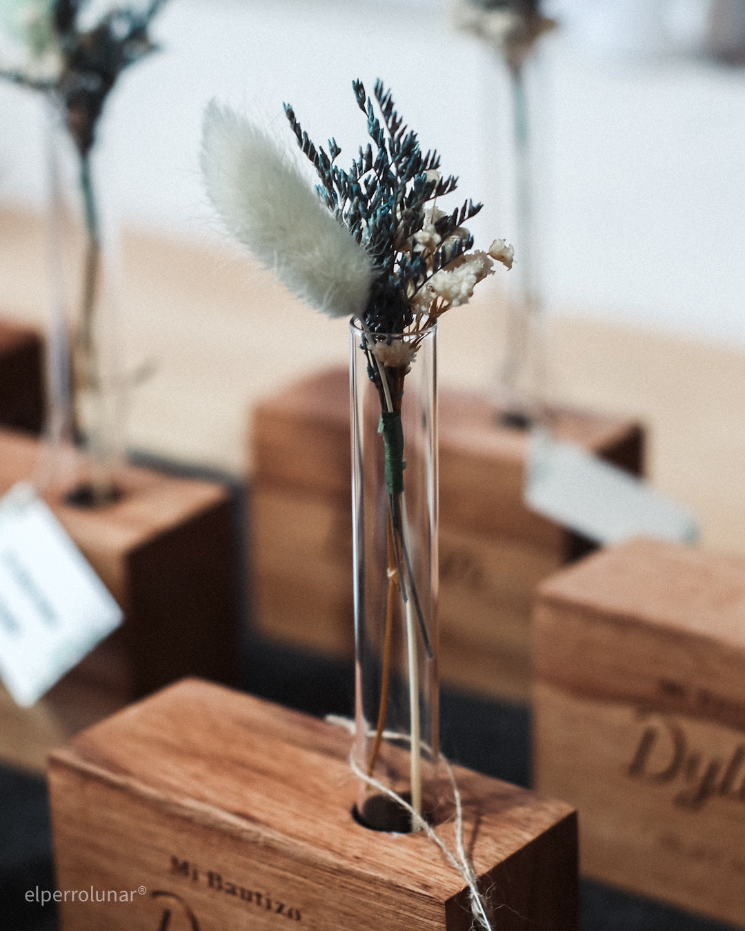 Recuerdo de boda base de madera – El Perro Lunar Ecuador